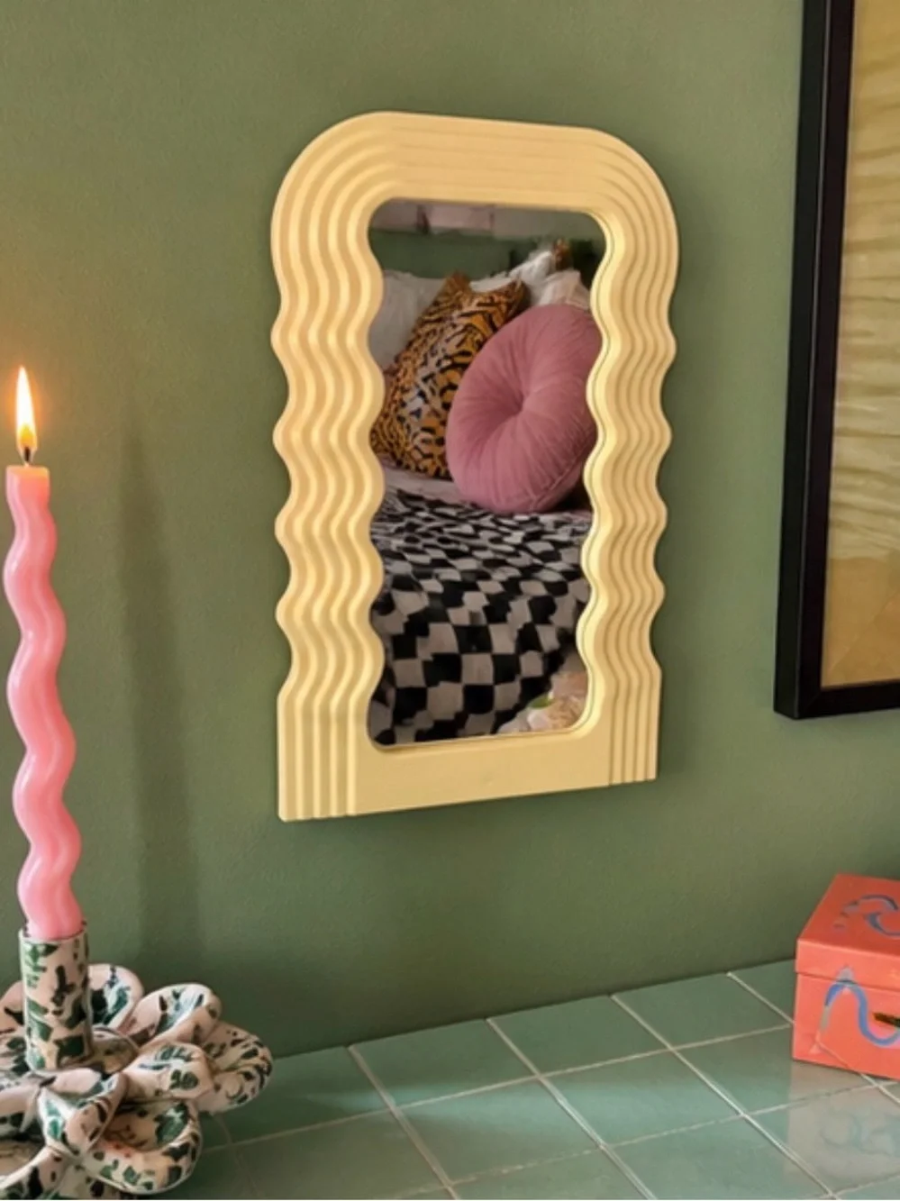Mini Ultrafragola Style Vintage Aesthetic Wavy Mirror - Butter Yellow